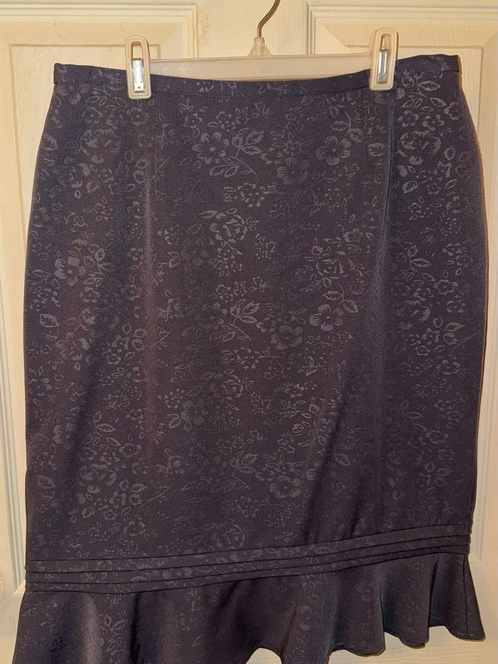 Women's Dark grey Floral Knit Ruffle Hem Skirt